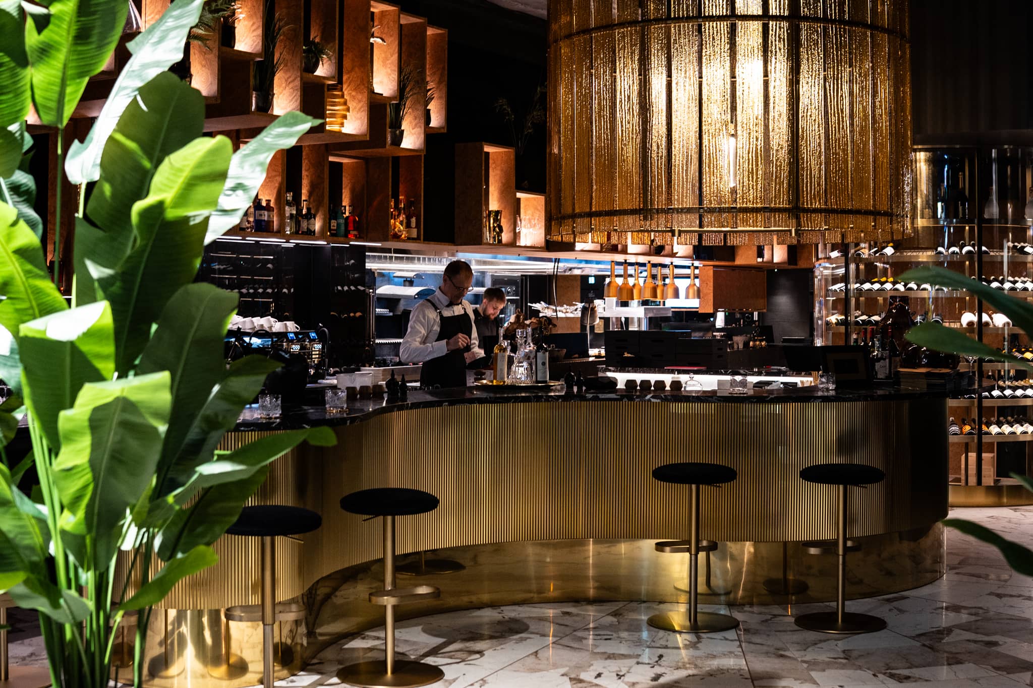 FUME restoran Rotermann Tallinn kuldne baar